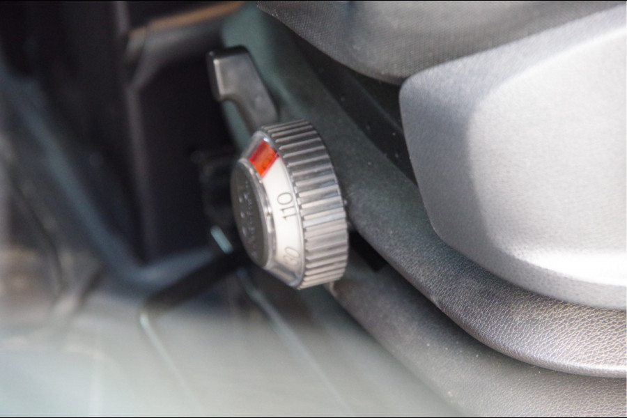 Mercedes-Benz Sprinter 319 3.0 CDI V6 L2H2 AUT. LED, LUCHTVERING, 360 CAMERA, STOELVERWARMING, CRUISE, CLIMA, PARKEERSENSOREN