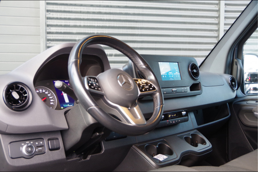 Mercedes-Benz Sprinter 319 3.0 CDI V6 L2H2 AUT. LED, LUCHTVERING, 360 CAMERA, STOELVERWARMING, CRUISE, CLIMA, PARKEERSENSOREN