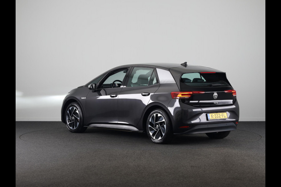 Volkswagen ID.3 First 58 kWh 204 PK | Navigatie | Parkeersensoren | Stoelverwarming | Apple car play / android auto