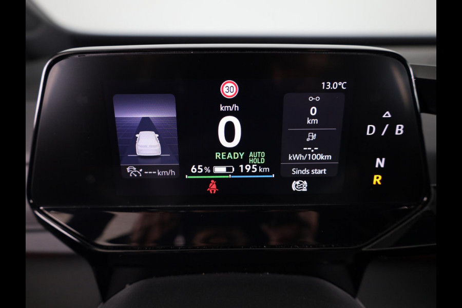 Volkswagen ID.3 First 58 kWh 204 PK | Navigatie | Parkeersensoren | Stoelverwarming | Apple car play / android auto
