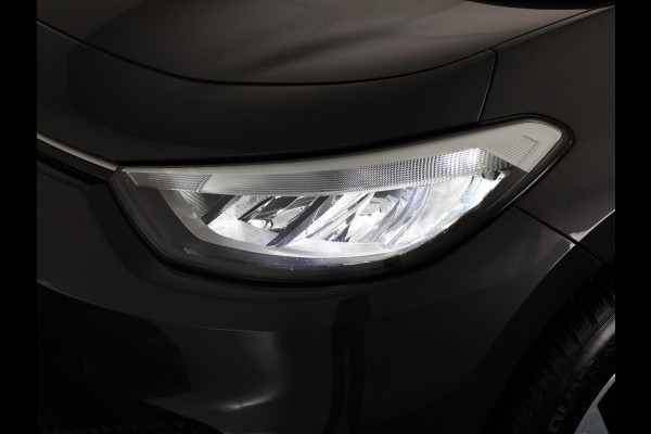 Volkswagen ID.3 First 58 kWh 204 PK | Navigatie | Parkeersensoren | Stoelverwarming | Apple car play / android auto