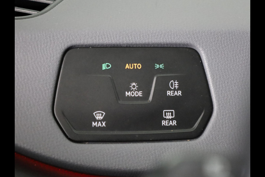 Volkswagen ID.3 First 58 kWh 204 PK | Navigatie | Parkeersensoren | Stoelverwarming | Apple car play / android auto