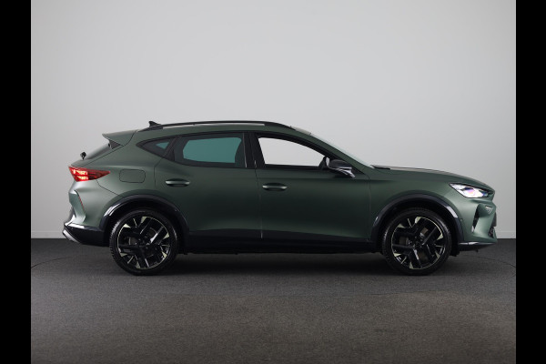 CUPRA Formentor 1.5 TSI e-Hybrid VZ Tribe Edition 272PK | Exclusieve Uitvoering | Panoramadak | Trekhaak | 19 inch | Matrix Koplampen | Matte Lak |