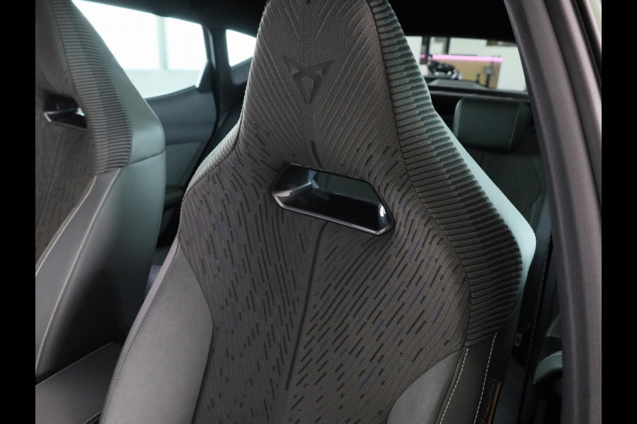 CUPRA Formentor 1.5 TSI e-Hybrid VZ Tribe Edition 272PK | Exclusieve Uitvoering | Panoramadak | Trekhaak | 19 inch | Matrix Koplampen | Matte Lak |