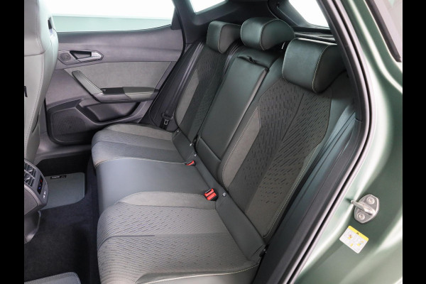 CUPRA Formentor 1.5 TSI e-Hybrid VZ Tribe Edition 272PK | Exclusieve Uitvoering | Panoramadak | Trekhaak | 19 inch | Matrix Koplampen | Matte Lak |