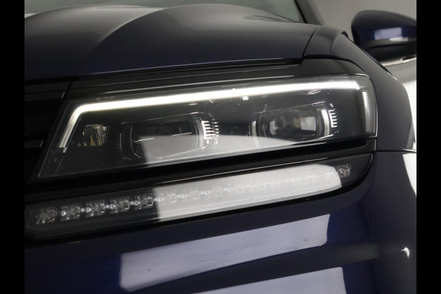 Volkswagen Tiguan 2.0 TSI 4Motion Highline Business R Automaat | 360° Camera | Trekhaak | Vol leer | Stoelverwarming | Schuif-/Kanteldak |