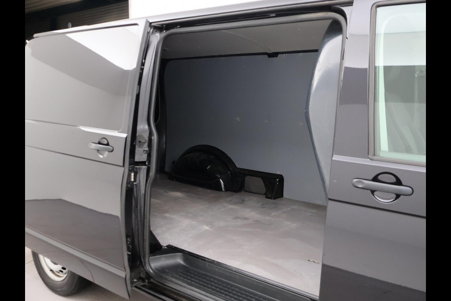Volkswagen Transporter T6.1 2.0 TDI 150 PK DSG AUT. L2H1 + LED | APPLE CARPLAY | COMFORTSTOELEN | NAVIGATIE