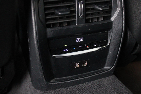 BMW 3 Serie Touring 330e 292PK M-SPORT | PANORAMISCH SCHUIF/KANTEL DAK | M-SPORT PRO-PAKKET | M-SPORT REMMEN UITGEVOERD IN DONKERBLAUW MET M LOGO | BMW LIVE COCKPIT PROFESSIONAL | CURVED DISPLAY |DRIVING ASSISTANT INCL. HEAD-UP DISPLAY | PARKING ASSIST INCL. ACHTERUITRIJCAMERA | ADAPTIEVE LED KOPLAMPEN |SHADOW LINE | M-SPORTSTOELEN VOOR | LEDER VERNASCA MET CONTRAST STIKSELS M-SPORT | STOEL VERWARMING | DRAADLOZE APPLE CARPLAY | ELEKTRISCH VERSTELBARE STOELEN MET GEHEUGEN FUNCTIE | HEAD UP DISPLAY | DRAADLOZE TELEFOONLADER | DODEHOEK BEWAKING | COMFORT PACK INCL. ELEKTRISCHE ACHTE