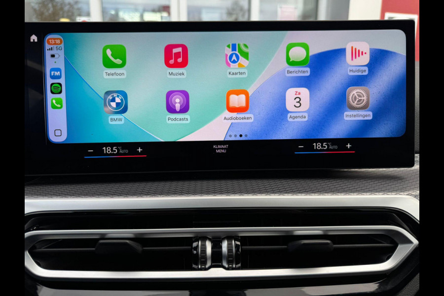 BMW 3 Serie Touring 330e 292PK M-SPORT | PANORAMISCH SCHUIF/KANTEL DAK | M-SPORT PRO-PAKKET | M-SPORT REMMEN UITGEVOERD IN DONKERBLAUW MET M LOGO | BMW LIVE COCKPIT PROFESSIONAL | CURVED DISPLAY |DRIVING ASSISTANT INCL. HEAD-UP DISPLAY | PARKING ASSIST INCL. ACHTERUITRIJCAMERA | ADAPTIEVE LED KOPLAMPEN |SHADOW LINE | M-SPORTSTOELEN VOOR | LEDER VERNASCA MET CONTRAST STIKSELS M-SPORT | STOEL VERWARMING | DRAADLOZE APPLE CARPLAY | ELEKTRISCH VERSTELBARE STOELEN MET GEHEUGEN FUNCTIE | HEAD UP DISPLAY | DRAADLOZE TELEFOONLADER | DODEHOEK BEWAKING | COMFORT PACK INCL. ELEKTRISCHE ACHTE