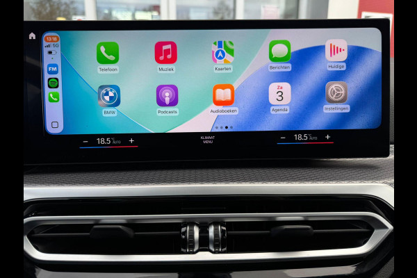 BMW 3 Serie Touring 330e 292PK M-SPORT | PANORAMISCH SCHUIF/KANTEL DAK | M-SPORT PRO-PAKKET | M-SPORT REMMEN UITGEVOERD IN DONKERBLAUW MET M LOGO | BMW LIVE COCKPIT PROFESSIONAL | CURVED DISPLAY |DRIVING ASSISTANT INCL. HEAD-UP DISPLAY | PARKING ASSIST INCL. ACHTERUITRIJCAMERA | ADAPTIEVE LED KOPLAMPEN |SHADOW LINE | M-SPORTSTOELEN VOOR | LEDER VERNASCA MET CONTRAST STIKSELS M-SPORT | STOEL VERWARMING | DRAADLOZE APPLE CARPLAY | ELEKTRISCH VERSTELBARE STOELEN MET GEHEUGEN FUNCTIE | HEAD UP DISPLAY | DRAADLOZE TELEFOONLADER | DODEHOEK BEWAKING | COMFORT PACK INCL. ELEKTRISCHE ACHTE