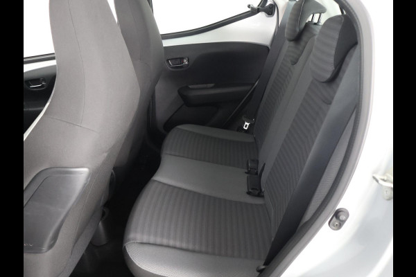 Toyota Aygo 1.0 VVT-i X-PLAY CAMERA CARPLAY NAVI GARANTIE 2029 AIRCO. VOLLEDIG ONDERHOUDEN