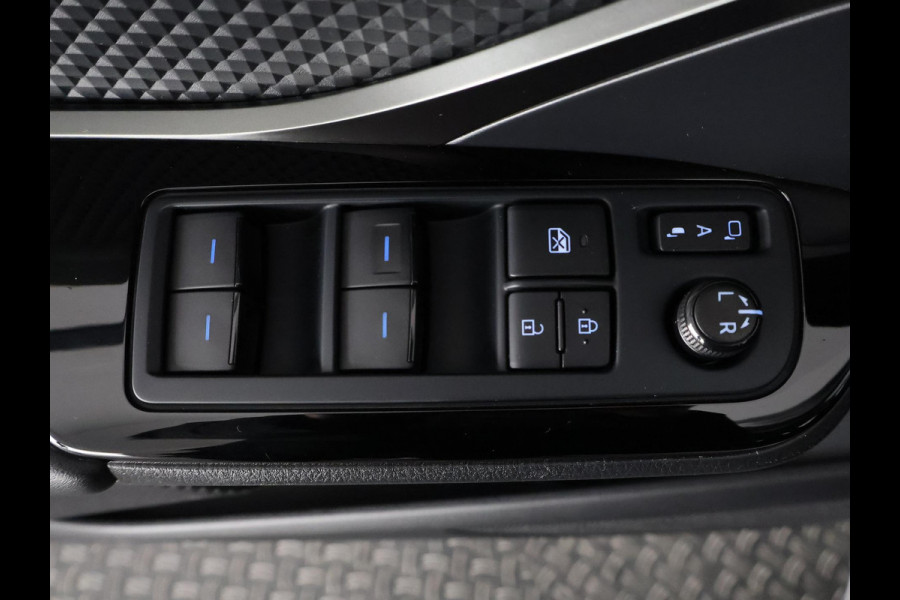 Toyota C-HR 2.0 HYBRIDE DYNAMIC BIJNA 2023 GARANTIE 11-2032 NAVI. HALF LEDER. 182 PK. PDC V+A.CAMERA. ADAPTIVE CRUISE