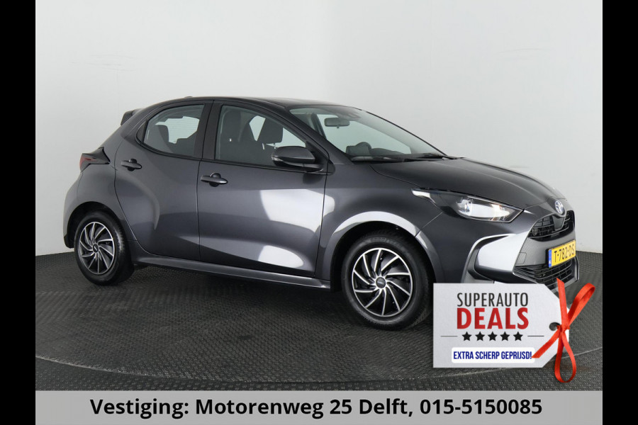 Toyota Yaris 1.5 HYBRIDE GRAYLINE NAVIGATIE GARANTIE TOT 2033 ! CAMERA.CRUISE. CLIMA.ALS NIEUW !