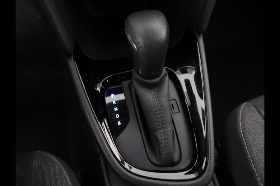 Toyota Yaris Cross 1.5 HYBRIDE DYNAMIC LUXERY BITONE GARANTIE 4-2034 BLIND SPOT . NAVI.CAMERA. PDC V+A.