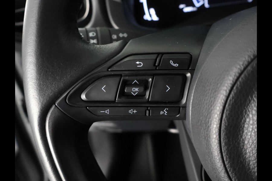 Toyota Yaris Cross 1.5 HYBRIDE DYNAMIC LUXERY BITONE GARANTIE 4-2034 BLIND SPOT . NAVI.CAMERA. PDC V+A.