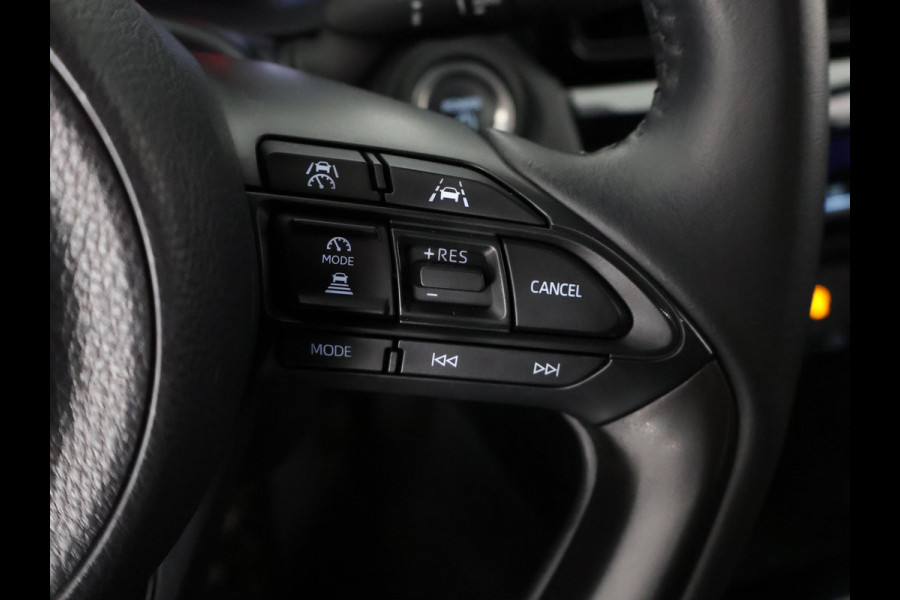 Toyota Yaris Cross 1.5 HYBRIDE DYNAMIC LUXERY BITONE GARANTIE 4-2034 BLIND SPOT . NAVI.CAMERA. PDC V+A.