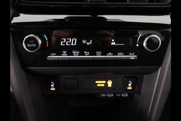 Toyota Yaris Cross 1.5 HYBRIDE DYNAMIC LUXERY BITONE GARANTIE 4-2034 BLIND SPOT . NAVI.CAMERA. PDC V+A.