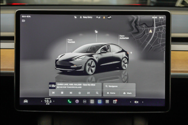 Tesla Model 3 RWD Autopilot ACC Stuurverwarm. PDC Leer Navi Panoramadak 360° Elektr. achterklep Stoelverwarming voor & achter Climate voor & achter LM velgen BTW auto! Nieuw!