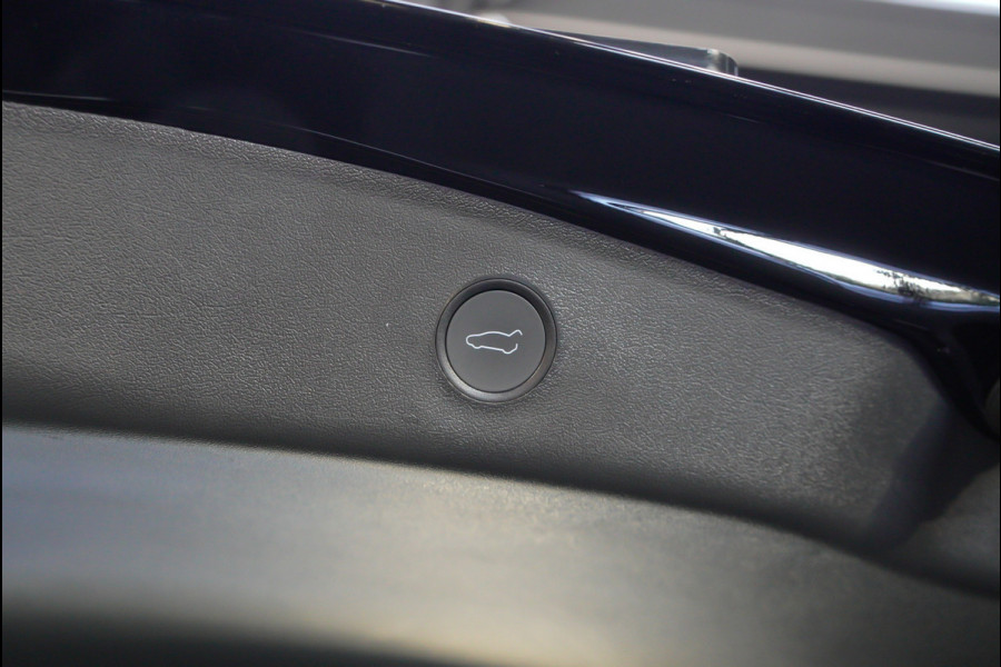 Tesla Model 3 RWD Autopilot ACC Stuurverwarm. PDC Leer Navi Panoramadak 360° Elektr. achterklep Stoelverwarming voor & achter Climate voor & achter LM velgen BTW auto! Nieuw!