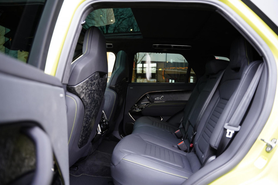 Land Rover Range Rover Sport P635 SV Celestial Sol