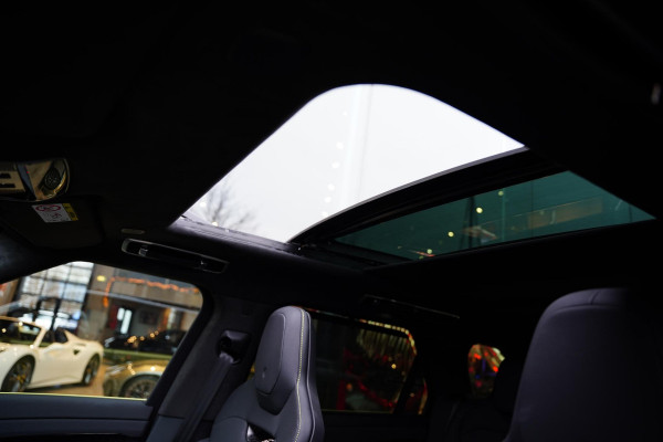 Land Rover Range Rover Sport P635 SV Celestial Sol