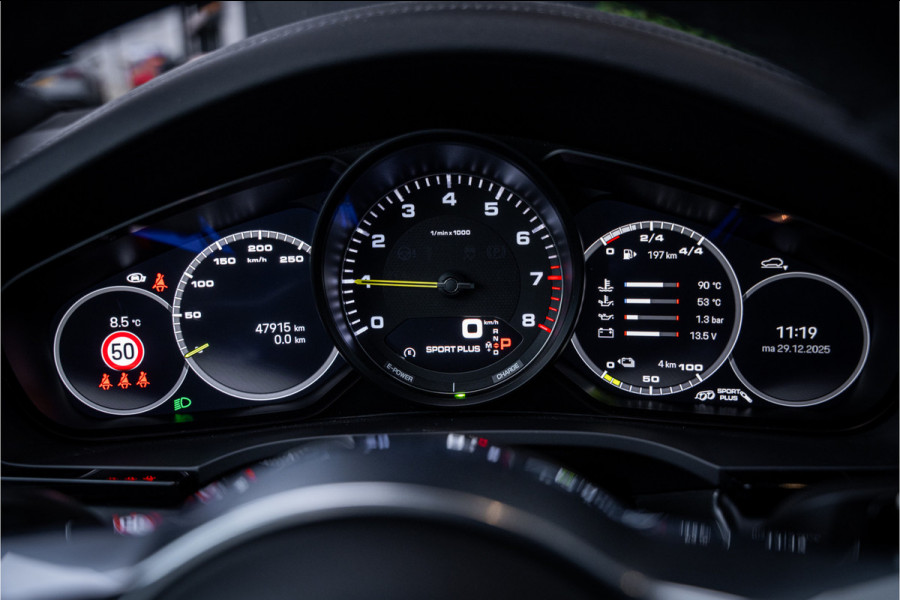 Porsche Cayenne Coupé 3.0 E-Hybrid - Sport Chrono + | Panorama | Bose | Luchtvering | Memory | 360 Camera