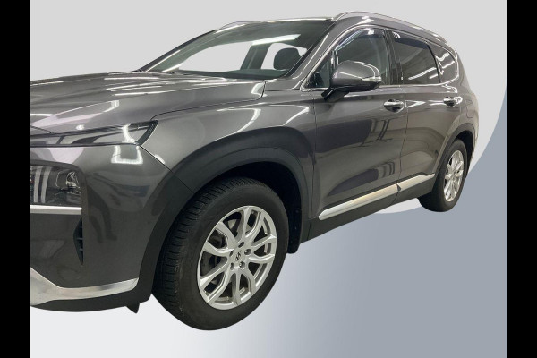 Hyundai Santa Fe 1.6 T-GDI PHEV Premium Plus Sky | Panoramadak | Trekhaak | 2 bandensets | Comfortstoelen voorin (inclusief ventilatie / stoelverwarming) | Bestuurdersstoel Met Geheugen | Adaptive cruise control | Camera