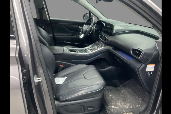 Hyundai Santa Fe 1.6 T-GDI PHEV Premium Plus Sky | Panoramadak | Trekhaak | 2 bandensets | Comfortstoelen voorin (inclusief ventilatie / stoelverwarming) | Bestuurdersstoel Met Geheugen | Adaptive cruise control | Camera