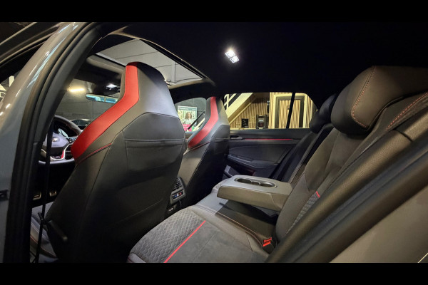 Volkswagen Golf 2.0 TSI GTI CLUBSPORT PANO|HUD|IQLIGHTS|BLINDSPOT|SFEERVERLICHTING|BOMVOL!