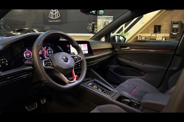 Volkswagen Golf 2.0 TSI GTI CLUBSPORT PANO|HUD|IQLIGHTS|BLINDSPOT|SFEERVERLICHTING|BOMVOL!