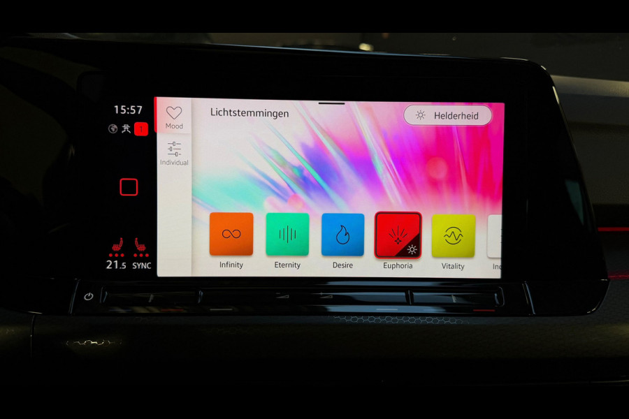 Volkswagen Golf 2.0 TSI GTI CLUBSPORT PANO|HUD|IQLIGHTS|BLINDSPOT|SFEERVERLICHTING|BOMVOL!