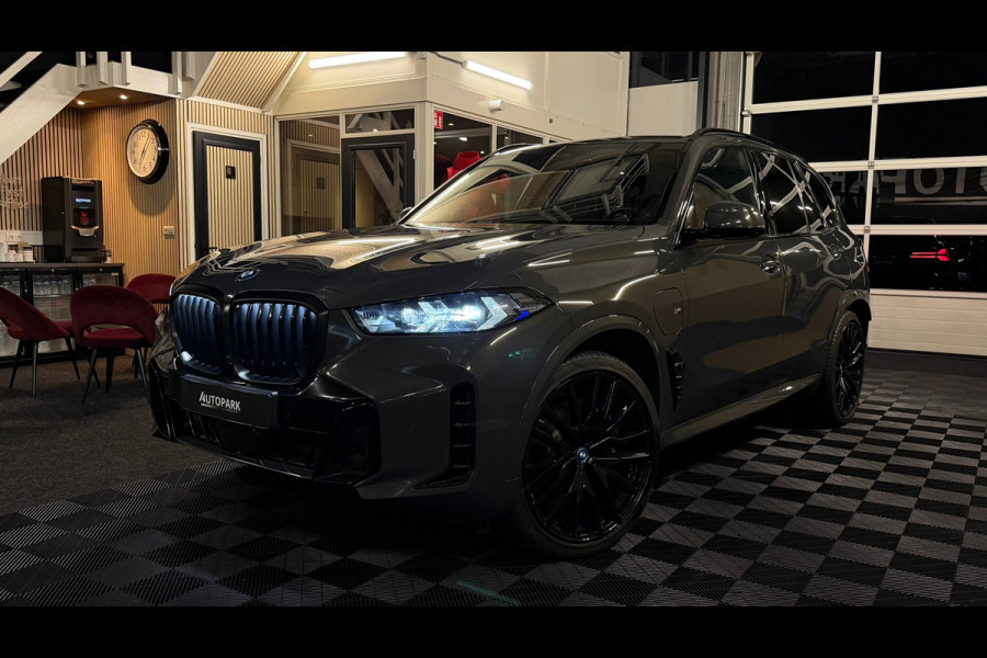 BMW X5 XDrive50e M-SPORT|PANO|BOWERS &WILKINS|SOFTCLOSE|LUCHTVERING|360 CAM|HUD|KEYLESS|MEMORY SEATS|FABRIEKSGARANTIE|BOMVOL!