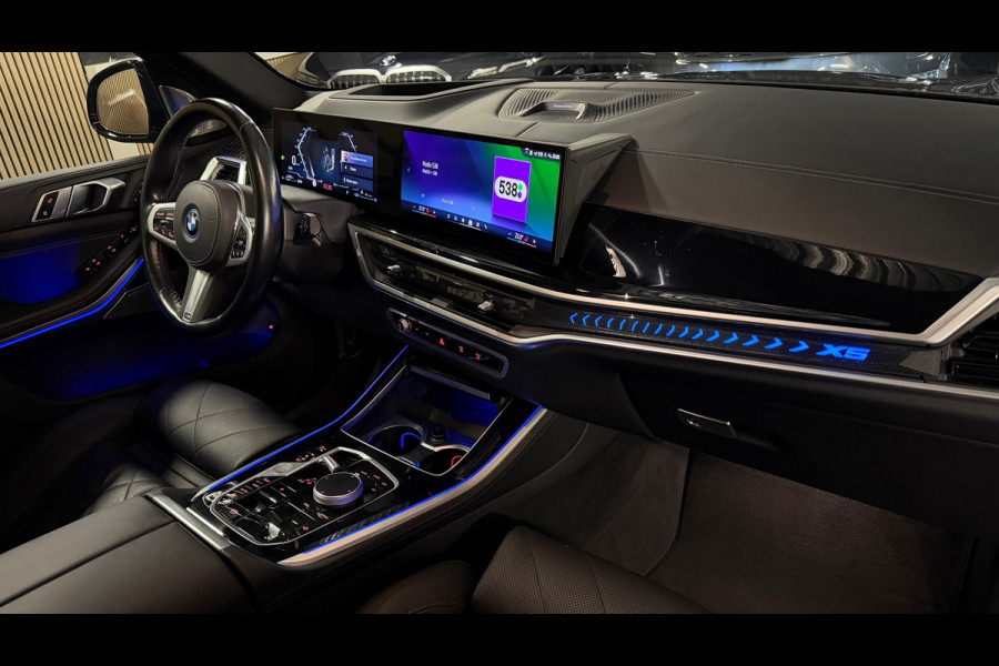 BMW X5 XDrive50e M-SPORT|PANO|BOWERS &WILKINS|SOFTCLOSE|LUCHTVERING|360 CAM|HUD|KEYLESS|MEMORY SEATS|FABRIEKSGARANTIE|BOMVOL!