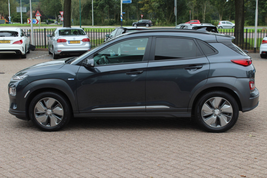 Hyundai Kona EV Premium 64 kWh / Camera / Leder / Head-up / 18'' / Navigatie / Stuur+Stoelverwarming / Keyless / KRELL Audio / DAB / ACC