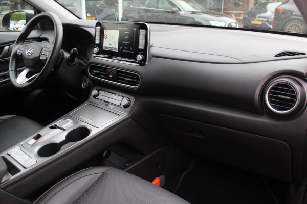 Hyundai Kona EV Premium 64 kWh / Camera / Leder / Head-up / 18'' / Navigatie / Stuur+Stoelverwarming / Keyless / KRELL Audio / DAB / ACC
