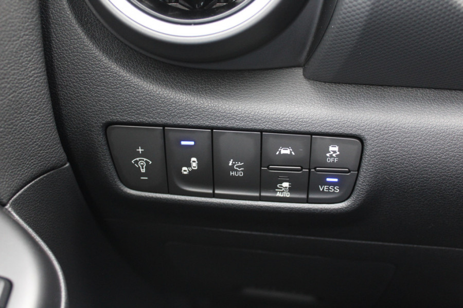 Hyundai Kona EV Premium 64 kWh / Camera / Leder / Head-up / 18'' / Navigatie / Stuur+Stoelverwarming / Keyless / KRELL Audio / DAB / ACC