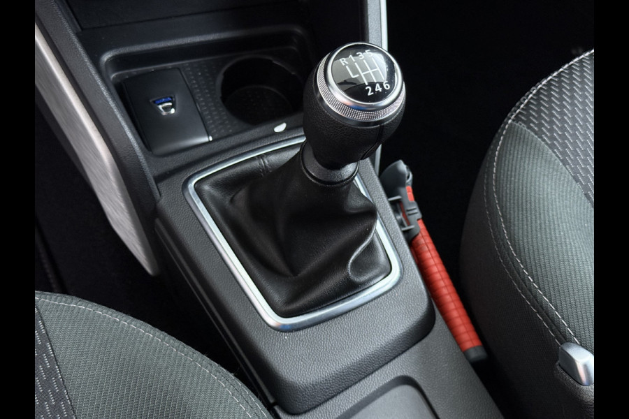 Dacia Duster T92pk TCe Bi-Fuel LPG Trekhaak 360°Camera Apple Carplay/Android AutoEcc Navi* Cruise Control Pdc Prestige Lmv 17" Bluetooth Privacy Glas Keyless Dodehoek detector Led LPG