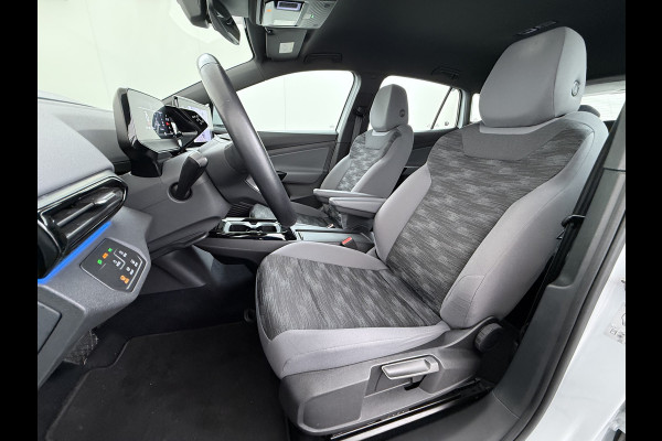 Volkswagen ID.4 Pro 77kWh SOH 95% Trekhaak 19" Adap.Cruise Apple Carplay Android Auto Navi Ecc Pdc Stoel+Stuurverwarming Lmv Led Comfort Pakket Bluetooth 1e Eigenaar Origineel Nederlandse Auto 1.000 KG trekvermogen