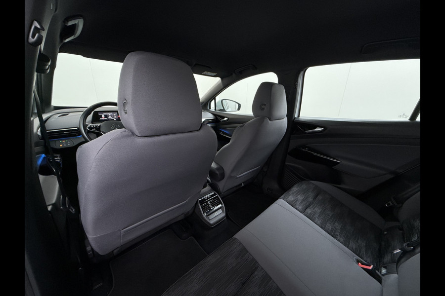 Volkswagen ID.4 Pro 77kWh SOH 95% Trekhaak 19" Adap.Cruise Apple Carplay Android Auto Navi Ecc Pdc Stoel+Stuurverwarming Lmv Led Comfort Pakket Bluetooth 1e Eigenaar Origineel Nederlandse Auto 1.000 KG trekvermogen