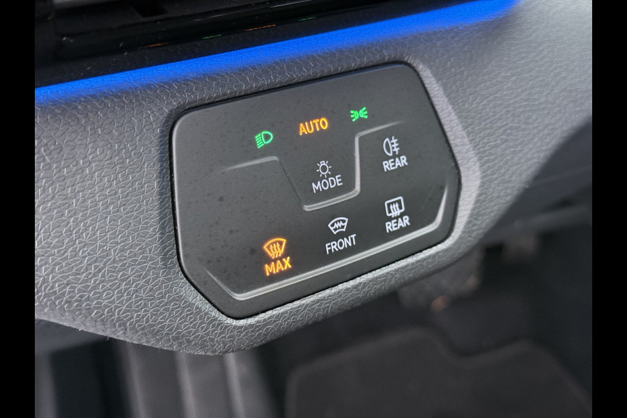 Volkswagen ID.4 Pro 77kWh SOH 95% Trekhaak 19" Adap.Cruise Apple Carplay Android Auto Navi Ecc Pdc Stoel+Stuurverwarming Lmv Led Comfort Pakket Bluetooth 1e Eigenaar Origineel Nederlandse Auto 1.000 KG trekvermogen