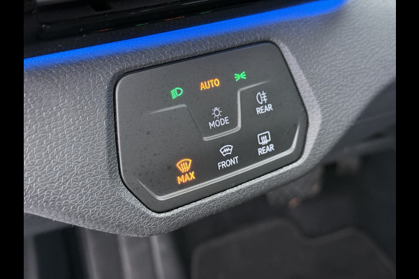 Volkswagen ID.4 Pro 77kWh SOH 95% Trekhaak 19" Adap.Cruise Apple Carplay Android Auto Navi Ecc Pdc Stoel+Stuurverwarming Lmv Led Comfort Pakket Bluetooth 1e Eigenaar Origineel Nederlandse Auto 1.000 KG trekvermogen