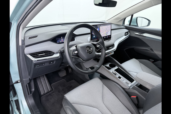 Škoda ENYAQ iV Warmtepomp Trekhaak 21"LM Apple Carplay Android 1/2 Leer Navi Ecc Camera Cruise Control SOH 93% Comfort-pakket  Privacy Glas Keyless advanced Climate-pakket Parkeer pakket 180pk iv60 1e Eigenaar Origineel Nederlandse Auto Zeer Compleet! 1.000kg trekvermogen € 48.500 nieuw