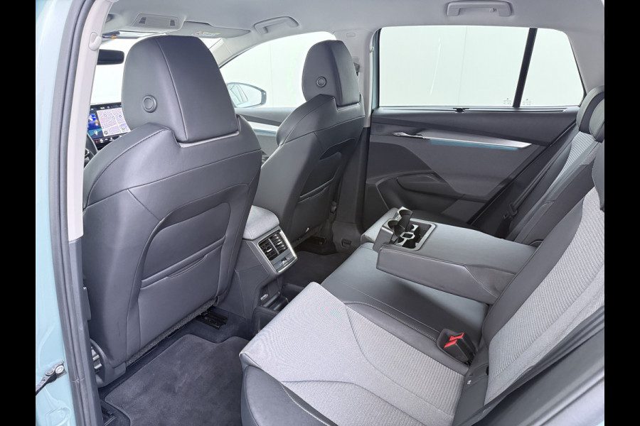 Škoda ENYAQ iV Warmtepomp Trekhaak 21"LM Apple Carplay Android 1/2 Leer Navi Ecc Camera Cruise Control SOH 93% Comfort-pakket  Privacy Glas Keyless advanced Climate-pakket Parkeer pakket 180pk iv60 1e Eigenaar Origineel Nederlandse Auto Zeer Compleet! 1.000kg trekvermogen € 48.500 nieuw