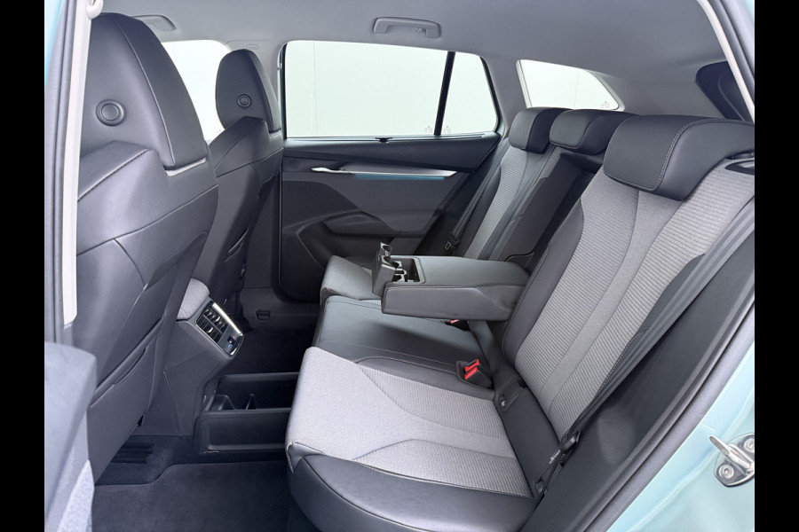 Škoda ENYAQ iV Warmtepomp Trekhaak 21"LM Apple Carplay Android 1/2 Leer Navi Ecc Camera Cruise Control SOH 93% Comfort-pakket  Privacy Glas Keyless advanced Climate-pakket Parkeer pakket 180pk iv60 1e Eigenaar Origineel Nederlandse Auto Zeer Compleet! 1.000kg trekvermogen € 48.500 nieuw