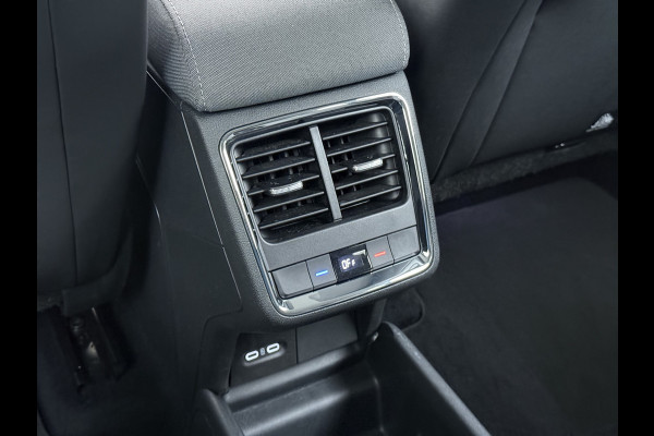 Škoda ENYAQ iV Warmtepomp Trekhaak 21"LM Apple Carplay Android 1/2 Leer Navi Ecc Camera Cruise Control SOH 93% Comfort-pakket  Privacy Glas Keyless advanced Climate-pakket Parkeer pakket 180pk iv60 1e Eigenaar Origineel Nederlandse Auto Zeer Compleet! 1.000kg trekvermogen € 48.500 nieuw