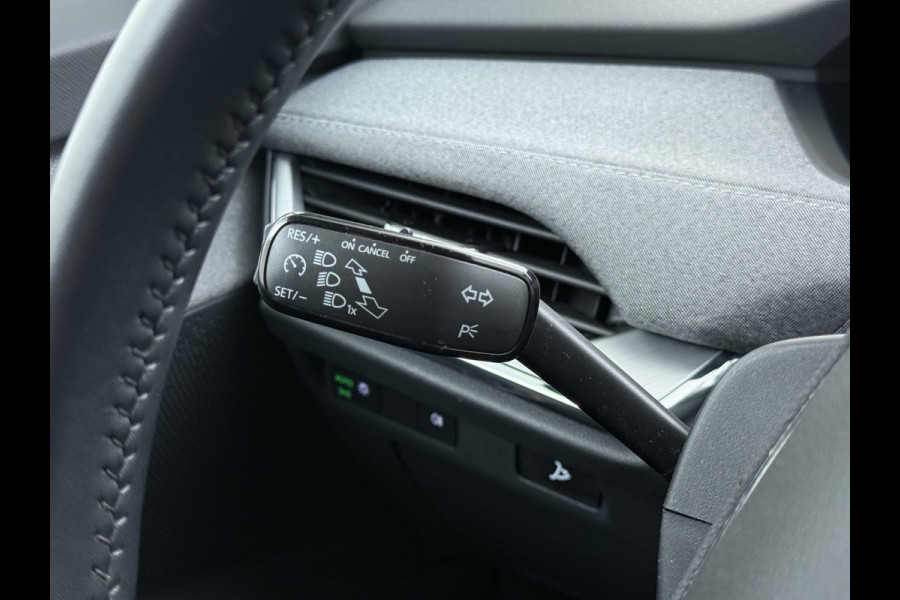 Škoda ENYAQ iV Warmtepomp Trekhaak 21"LM Apple Carplay Android 1/2 Leer Navi Ecc Camera Cruise Control SOH 93% Comfort-pakket  Privacy Glas Keyless advanced Climate-pakket Parkeer pakket 180pk iv60 1e Eigenaar Origineel Nederlandse Auto Zeer Compleet! 1.000kg trekvermogen € 48.500 nieuw