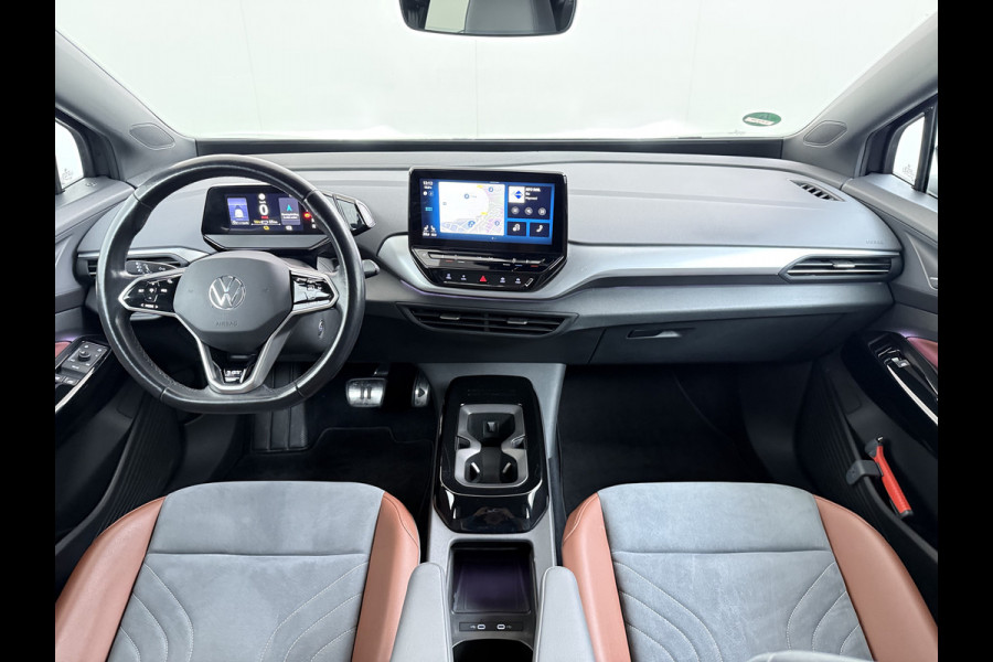 Volkswagen ID.4 204pk 1st 77kWh Trekhaak Leer/Alcantara Adap.Cruise Camera Warmtepomp Apple Carplay Android Navi Ecc Pdc-a+v Lmv 20" Stoelverwarming Led Bordherkenning Voor-Klimatisering Semi-Autopilot  Elektrisch-Wegklapbare Trekhaak App-Connect  E-sound Front-Assist Origineel Nederlandse Auto SOH 86%