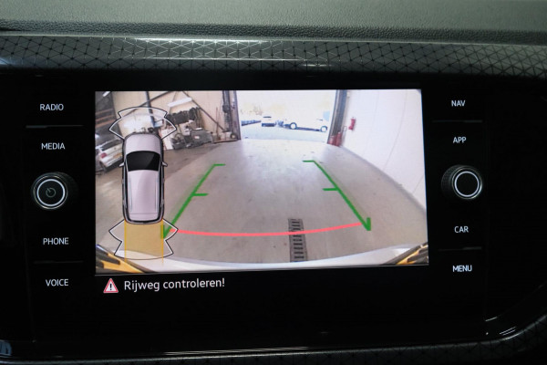 Volkswagen T-Cross 1.0 TSI Style Automaat > Virtual display < N.A.P. Airco, Cruise, Navi, Camera, PDC, Stoelverwarming.