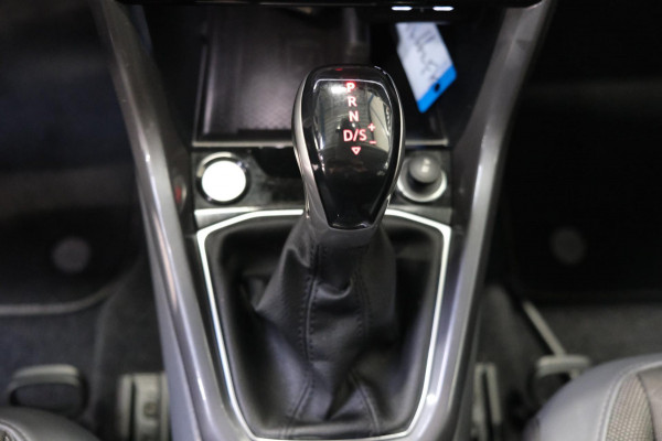 Volkswagen T-Cross 1.0 TSI Style Automaat > Virtual display < N.A.P. Airco, Cruise, Navi, Camera, PDC, Stoelverwarming.