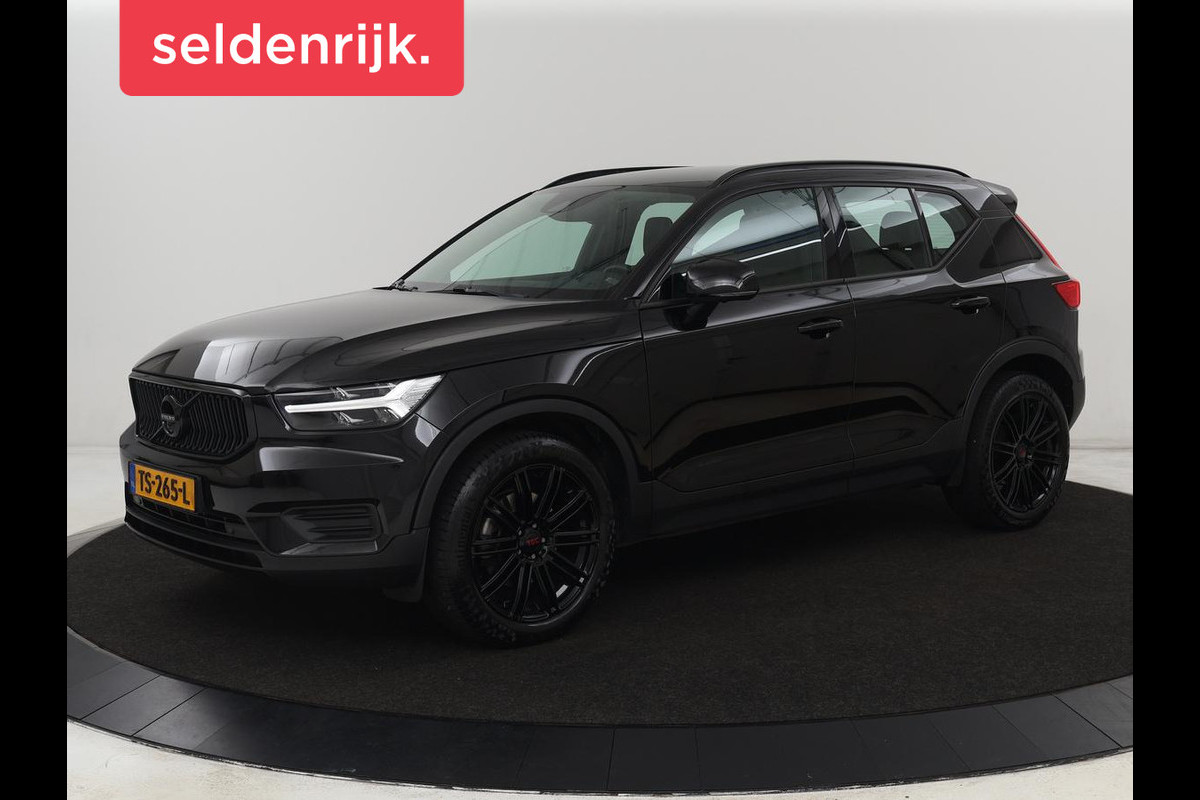Volvo XC40 2.0 T4 Momentum | Trekhaak | 360 Camera | Adaptive cruise | Navigatie | 19'' | Half leder | Climate control | Bluetooth